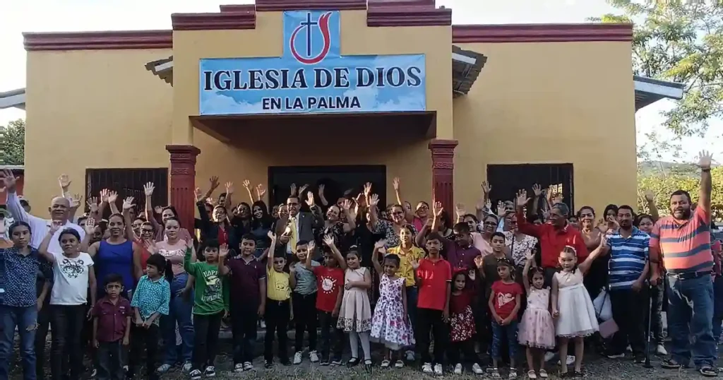 Inauguración del templo de la iglesia de Dios en la palma Obispo Teodoro Guido presidente de la iglesia de Dios en Nicaragua