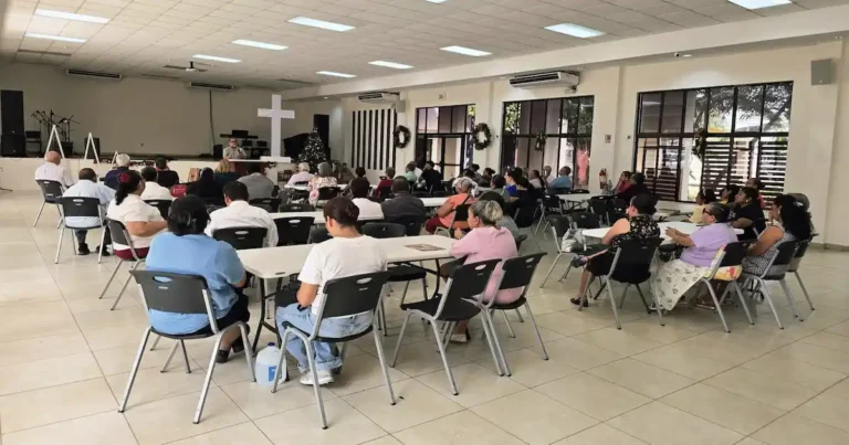 almuerzo navideño en honor a más de 60 pastores jubilados y viudas de ministros de la Convención Bautista de Nicaragua