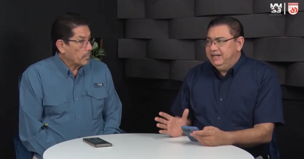 superintendente de las Asambleas de Dios de Nicaragua y el secretario de dicha institución