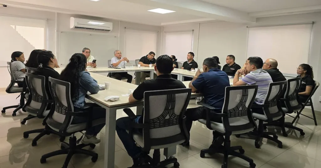 La Convención Bautista de Nicaragua (CBN) formalizó este martes el traspaso de su Oficina Nacional al nuevo secretario general, el Dr. Moisés González Argüello, tras la primera sesión