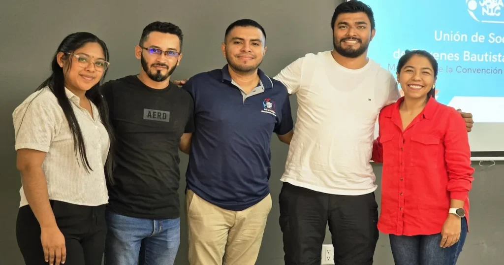 La Unión de Sociedades de Jóvenes Bautistas de Nicaragua (USOJOBANIC) formalizó este domingo su estructura de mando para el periodo 2026-2028,