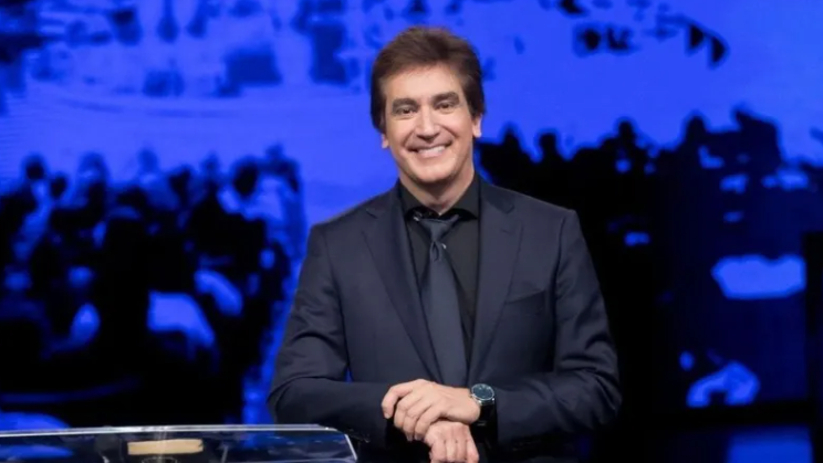 el pastor Dante Gebel hizo una donacion para repelentes para dengue